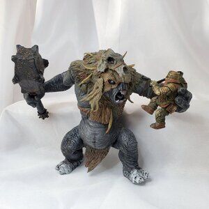 Lord of the Rings War in the North Snow Troll Figure 6" Statue 2010 LOTR